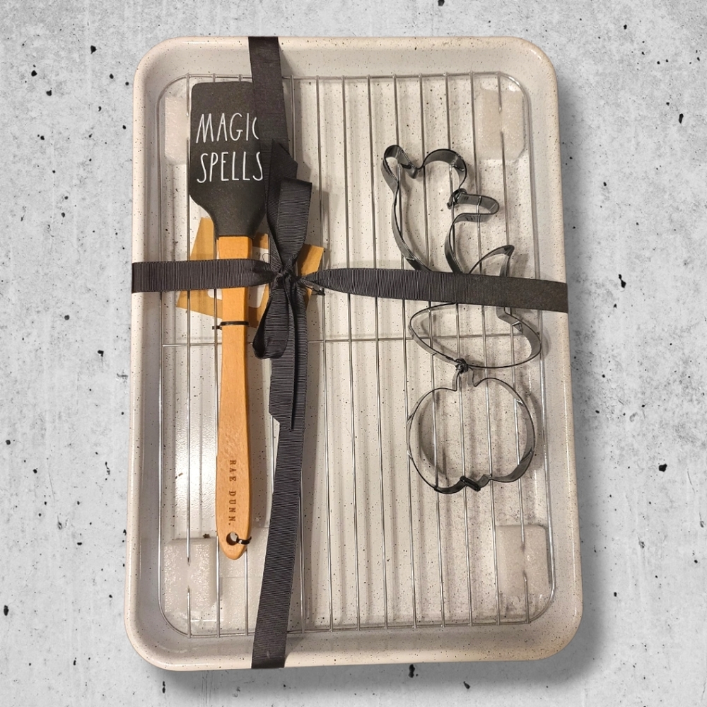Rae Dunn Halloween Baking Set